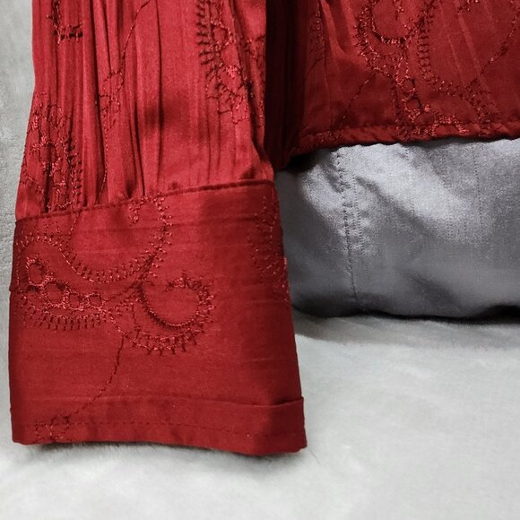 Red Crinkled  Paisley Blouse - Picture 6 of 10